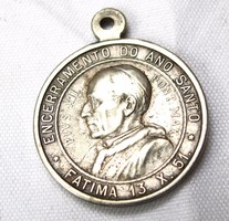 XII. Piusz pápa medál.