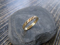 NŐI ARANYGYŰRŰ, arany gyűrű, karikagyűrű 58-59-es méret, 14 karátos,1,9 gramm