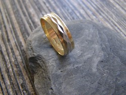 FÉRFI ARANYGYŰRŰ , arany gyűrű, karikagyűrű, 68-69-es méret, 14 karátos,5,3 gramm, bicolor