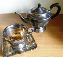 Nagyon régi ezüstözött teás kiöntő + csésze tálcával Uranus reszere !
