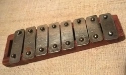 Régi kis xilofon használható állapotban