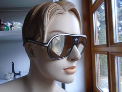 Vintage napszemüveg ADIDAS-1971-ből