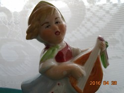 Mandolinon éneklő kislány,antik német számozott  porcelán figura 12 cm