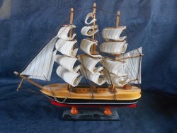 Híres hajók.19.századi hajó makettje fából.Vitorla vászon.