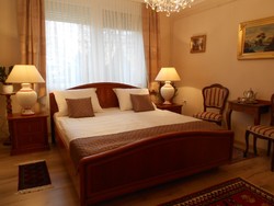 Dall' Agnese olasz franciaágy ágy matrac ágyrács éjjeliszekrény éjjelilámpa
