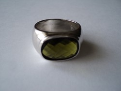 Dekoratív  nagy zöld köves ezüst gyűrű
