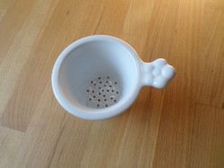 Formás fehér porcelán teaszűrő csészéhez bögréhez