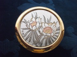 Kézzel festett aranyozott és ezüstözött virág mintákkal szignós, címkés japán bonbonier  9,5x4,5 cm