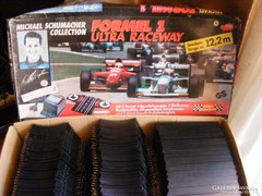 Retro Formula 1 Ultra Raceway autóversenypálya versenypálya gyűjtemény autókkal 25 méter