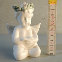 Ülő angyal porcelán figura