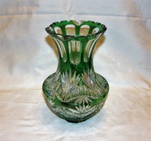 Gyönyörű dúsan csiszolt zöld kristály váza
