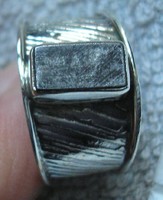 925 ezüst gyűrű, 19,5/61,2 mm, GIBEON meteorit szelettel