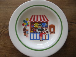 Retro vursli jelenetes GDR gyerek, gyermek leveses tányér