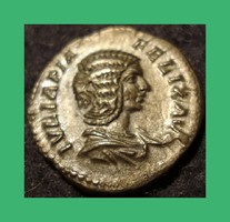 Római Julia Domna 170 – 217 Lucius Septimius Severus császár felesége. Ag ezüst dénár Római Julia Domna 170 – 217 Lucius Septimius Severus császár felesége. Ag ezüst dénár