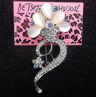 Betsey Johnson Virág bross