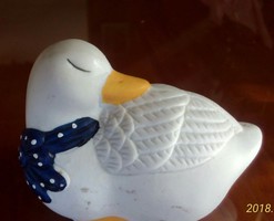 Lovely ceramic duck figure with polka dot scarf, 9 cm long, 6 cm high