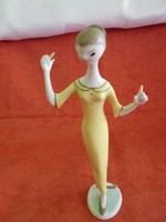 Ritkább Hollóházi porcelán sárgaruhás hölgy figura