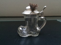 Csizma alakú fedeles üveg pohár