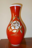 Wallendorf  váza,dúsan aranyozott mintával.