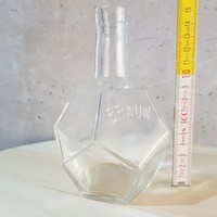 "Braun" sokszög likőrösüveg