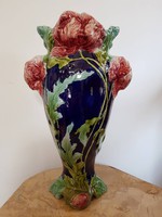 Gyönyörű majolika váza hatalmas pipacsokkal, attraktív, élénk színek