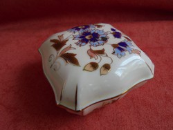 Szépséges Zsolnay porcelán búzavirágos bonbonier