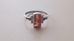 Ezüst gyűrű borostyánnal diszitve Orosz 875 ös fémjelzésű 