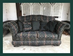 Gyönyörű,antik jellegű 2 személyes kanapé,szófa, párnákkal
