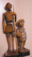 Don Quijote és Sancho Panza faragott fa figura