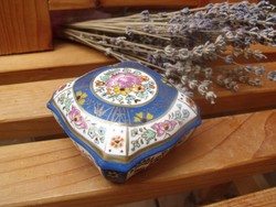 Zsolnay Maca Bonbonier  Istókovics Kátolyné