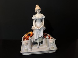 Eichwald R. Dubitzky Pot-pourri Asztalközép Virágszedő Lány Illatosító Női Figura Bernard Bloch