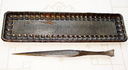 Nausch Géza vas asztali tolltartó és levélbontó kés  /1,67 kg /