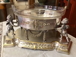 Régi XIX. századi nagyméretű ezüstözött bécsi figurális asztali kínáló eredeti csiszolt üvegbetéttel