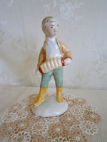 Nagyon ritka Bodrogkeresztúri kerámia fiú harmonikával, harmonikás fiú 16 cm magas