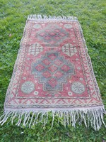 Kézi csomózású anatoliai török milas szőnyeg.
