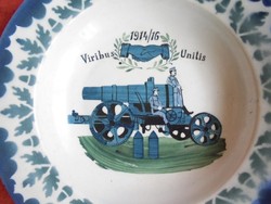 I.Világháborús  katonás kézzel festett porcelán fali tányér 