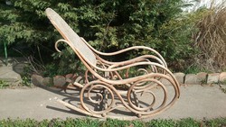 For renovation original marked antique mundus thonet rocking chair.And a kohn.Discounted !!!