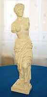 Statue of Venus Miloi in white marble