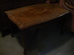 Intarziás berakásos barokk dohányzó asztal