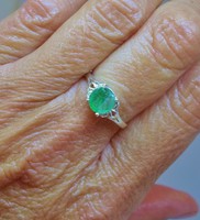 Szépséges valódi smaragdköves ezüstgyűrű