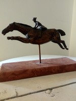Ugró ló lovassal, bronz szobor