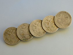 AT 015 - régi ezüst pénzek Ausztria kitűző