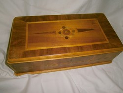 Intarziás nagyméretű asztali fa doboz 39 cm X 21 cm 