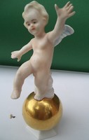 Hibátlan német porcelán angyalka arany golyón álló  Puttó