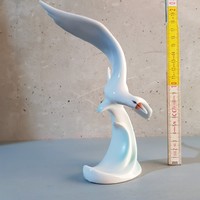 Raven house flying seagull porcelain figurine
