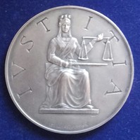 G. Monnasi: Justitia egyoldalas ezüst érem, 60 mm, 86.4 g, 986 ezrelékes