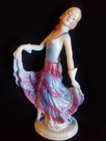 Porcelán táncosnő