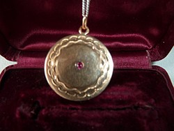 Antik 14k arany medál rubinnal, rókás