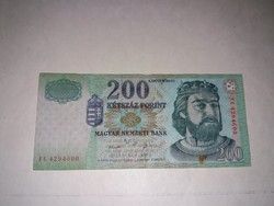 200 Forint 2005-ös,  ropogós  bankjegy ,apró folt  !