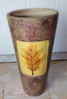 Nagyméretű, kerámia váza, elején őszi falevéllel 26 cm magas